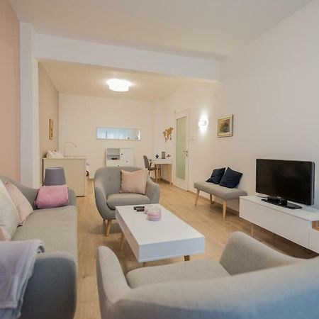Chic And Spacious Apartment In Central Sofia - Patriarh Evtimiy By Flat Mаnager Esterno foto