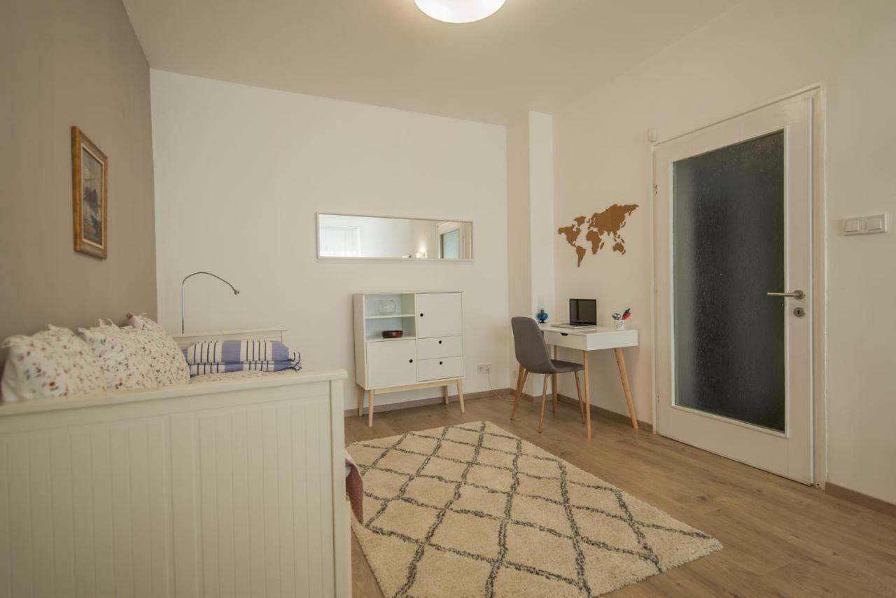 Chic And Spacious Apartment In Central Sofia - Patriarh Evtimiy By Flat Mаnager Esterno foto